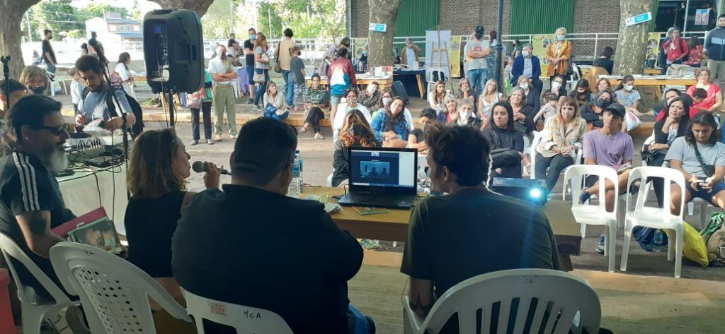 La presentación en la Feria del Libro de Mercedes de “Memoria para la Libertad”. (Prensa SPB)