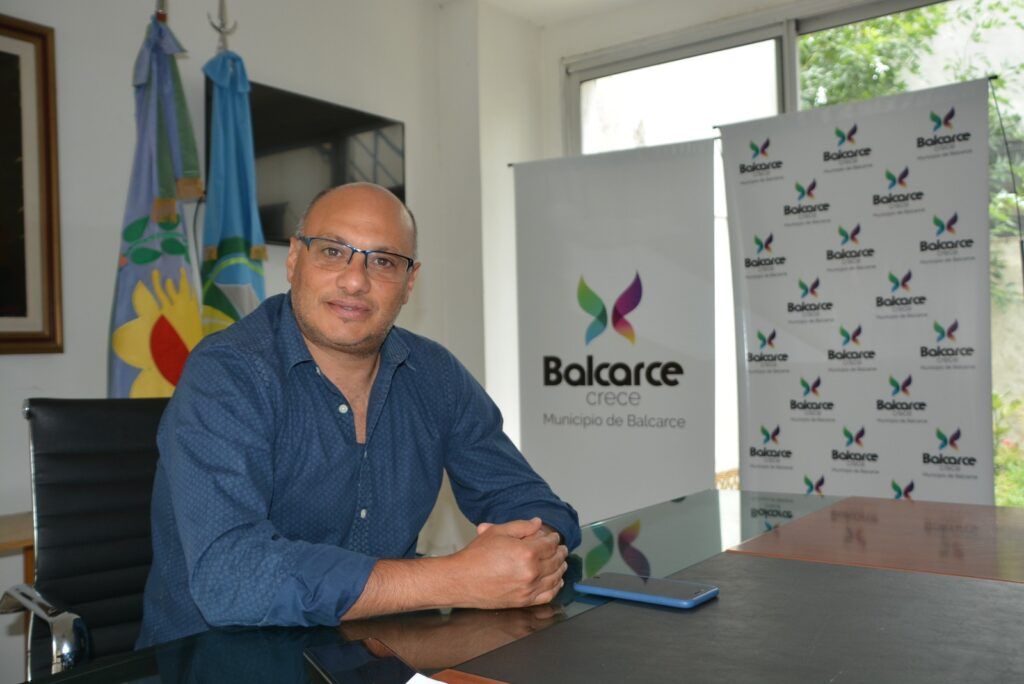 El radical Andr&eacute;s Reino va por su tercer mandato en Balcarce. - DIB -