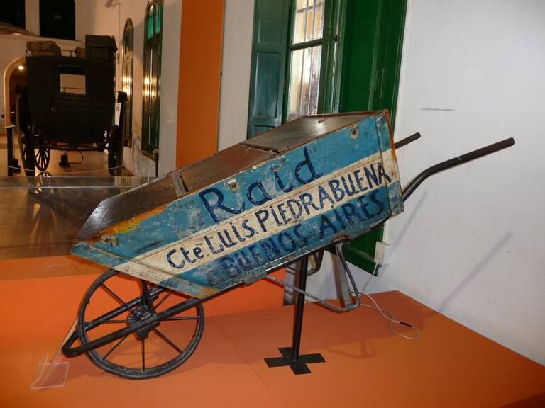 La carretilla de la primera caminata de Larregui se exhibe en el Museo de Luján.