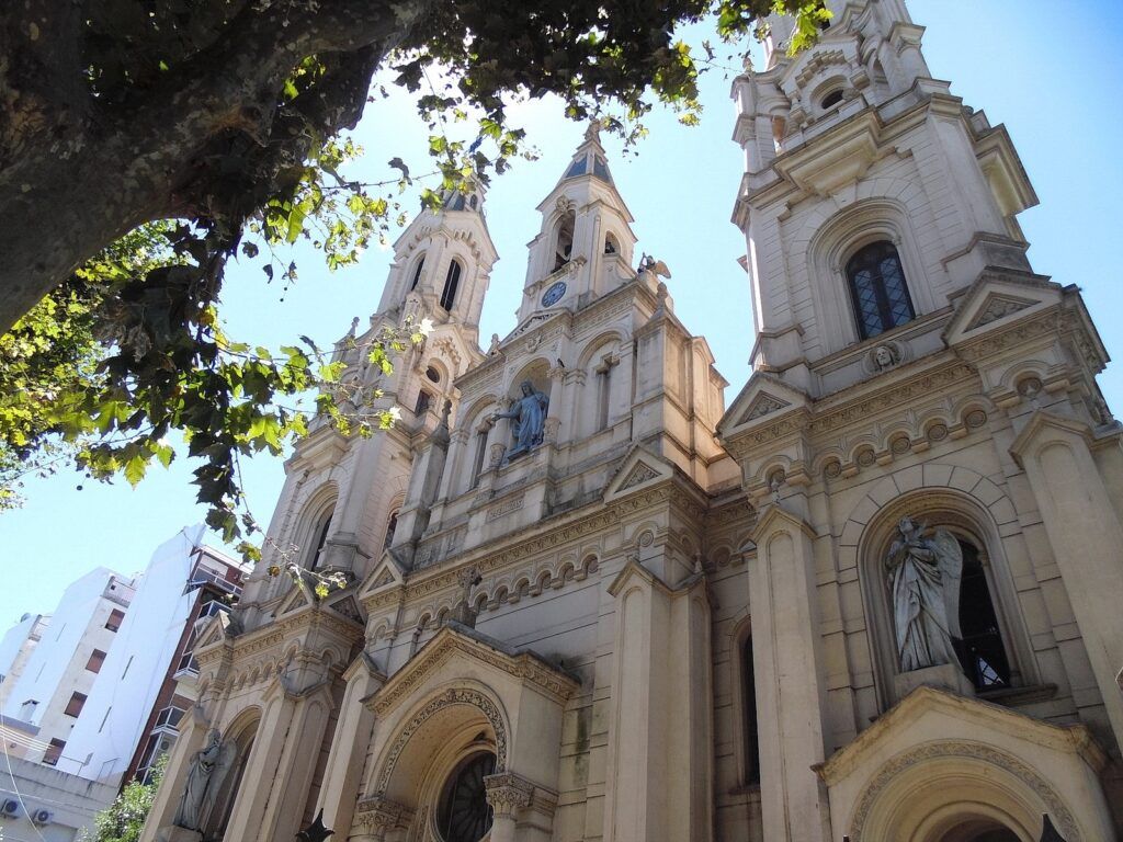 La iglesia de Santa Felicitas, en el barrio porteño de Barracas. (Flickr | Pablo Stösst)