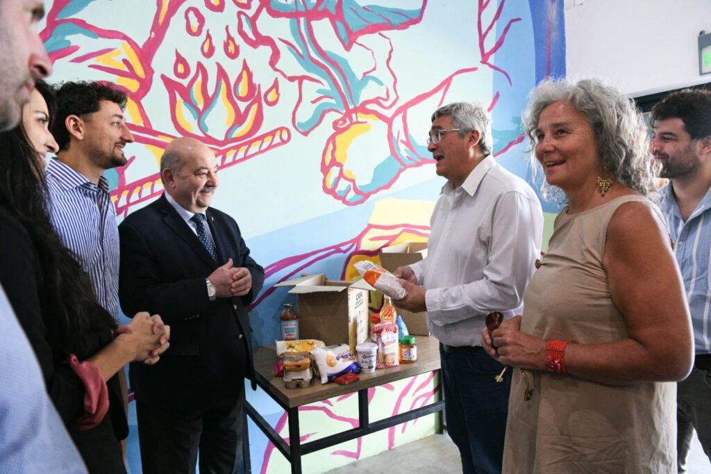 El ministro Javier Rodr&iacute;guez durante el lanzamiento de la Caja. (MDA)