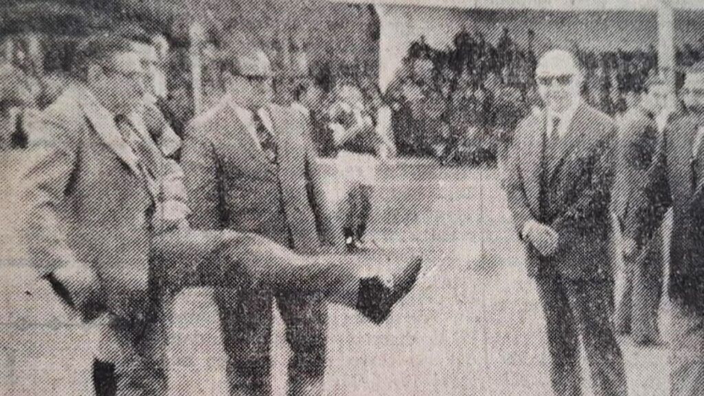 Alberto J. Armando, puntapié inicial en 1971. - El Norte de San Nicolás -