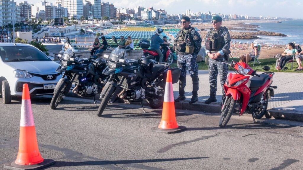 Mar del Plata refuerza controles en el espacio público. - MGP -