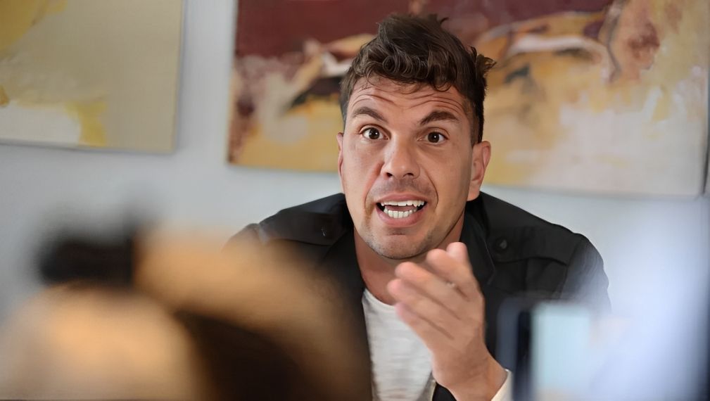 Maximiliano Gorg, abogado de Frany P&eacute;rez, en conferencia de prensa. (La Nueva)