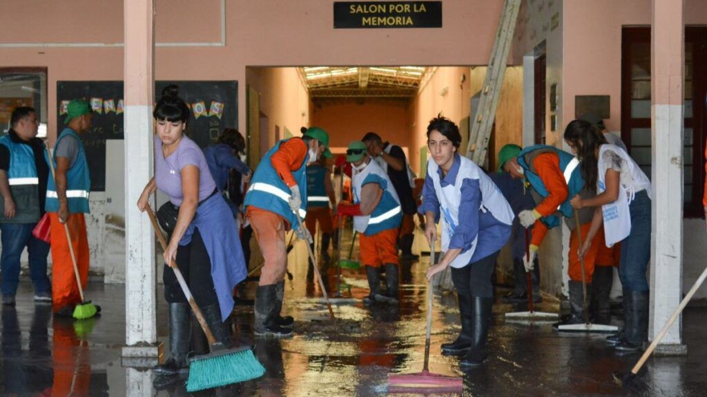 Bah&iacute;a Blanca, a un mes de la inundaci&oacute;n. - Gobernaci&oacute;n -
