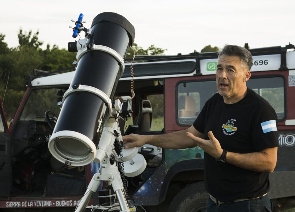 Javier G&oacute;mez y su pasi&oacute;n por el cielo.