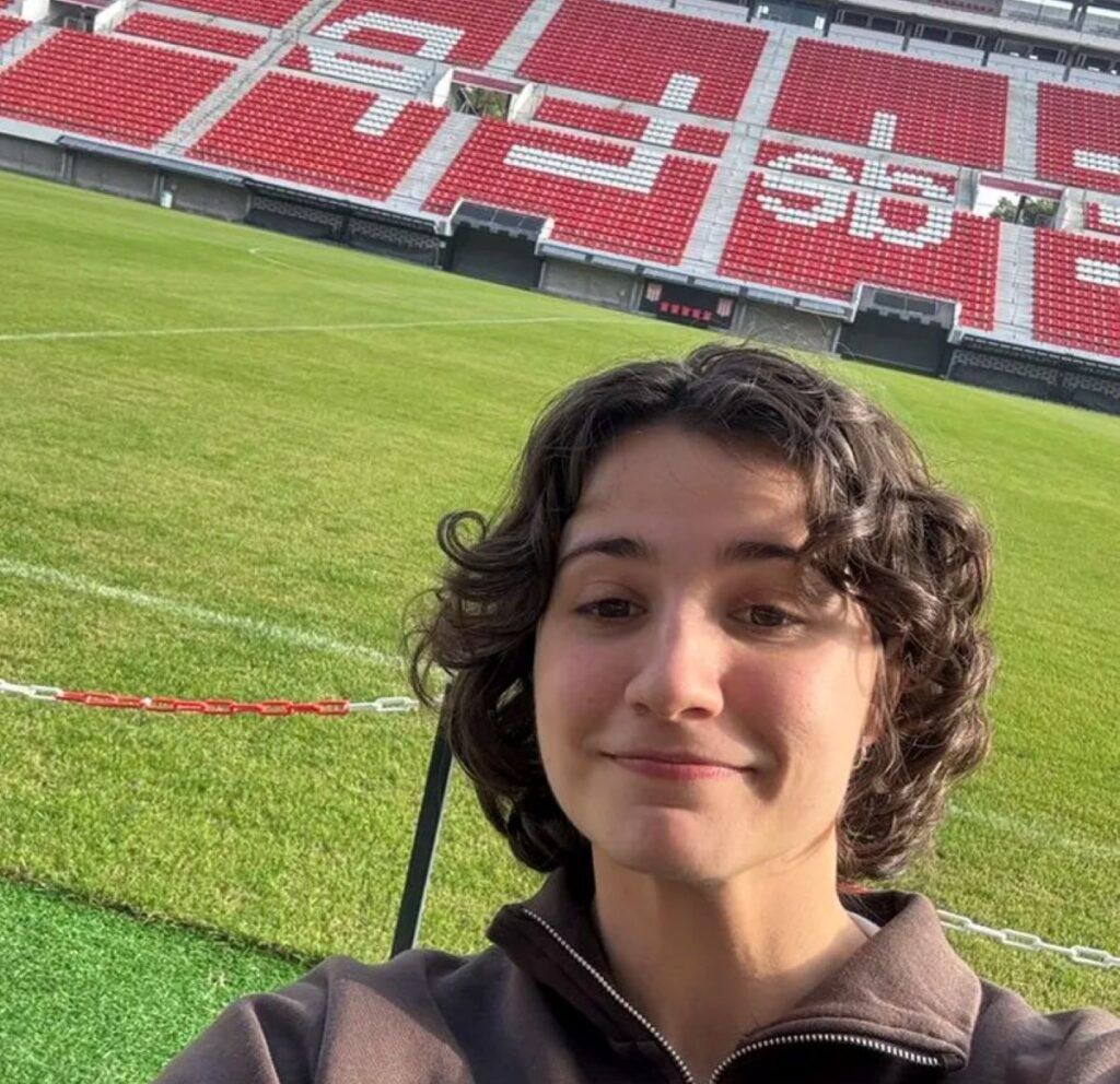 De visita, "Pachu" Zubiri en la cancha de Estudiantes de La Plata.