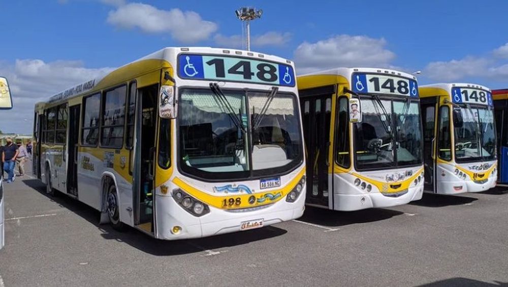 Un paro sorpresivo de colectivos afecta desde la madrugada de este viernes a miles de pasajeros de la zona sur del conurbano bonaerense.