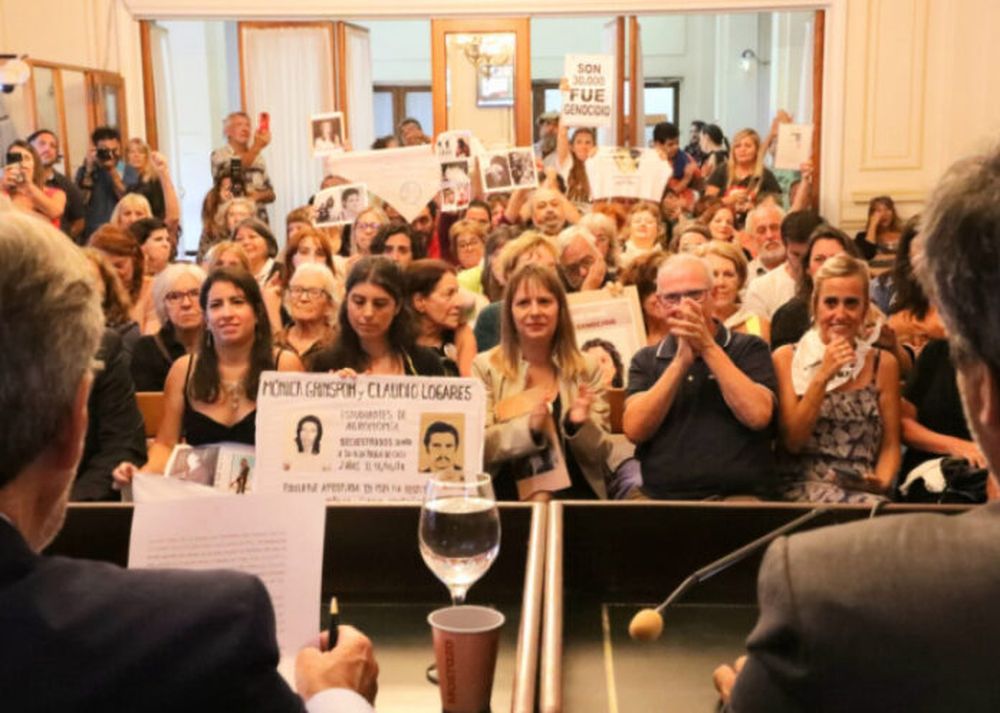 El juicio se inició el 27 de octubre de 2020 y tenía entre sus principales imputados al excomisario de la policía bonaerense, Miguel Osvaldo Etchecolatz, fallecido en julio de 2022. - Ministerio de Justicia -