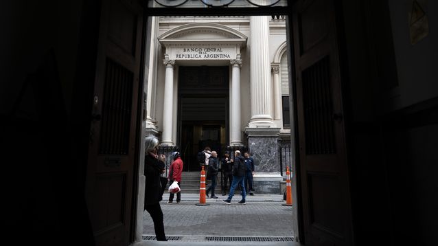 El Banco Central interviene en el mercado.