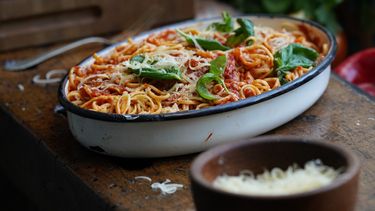 Los fideos con tuco de Juan Braceli.