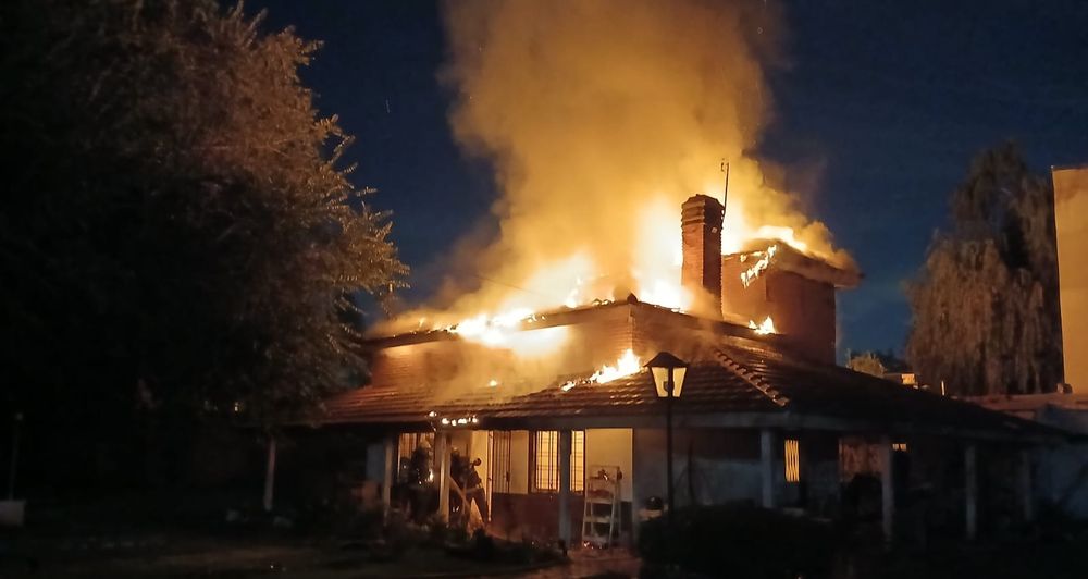 El mortal incendio conmovió la mañana de Del Viso.