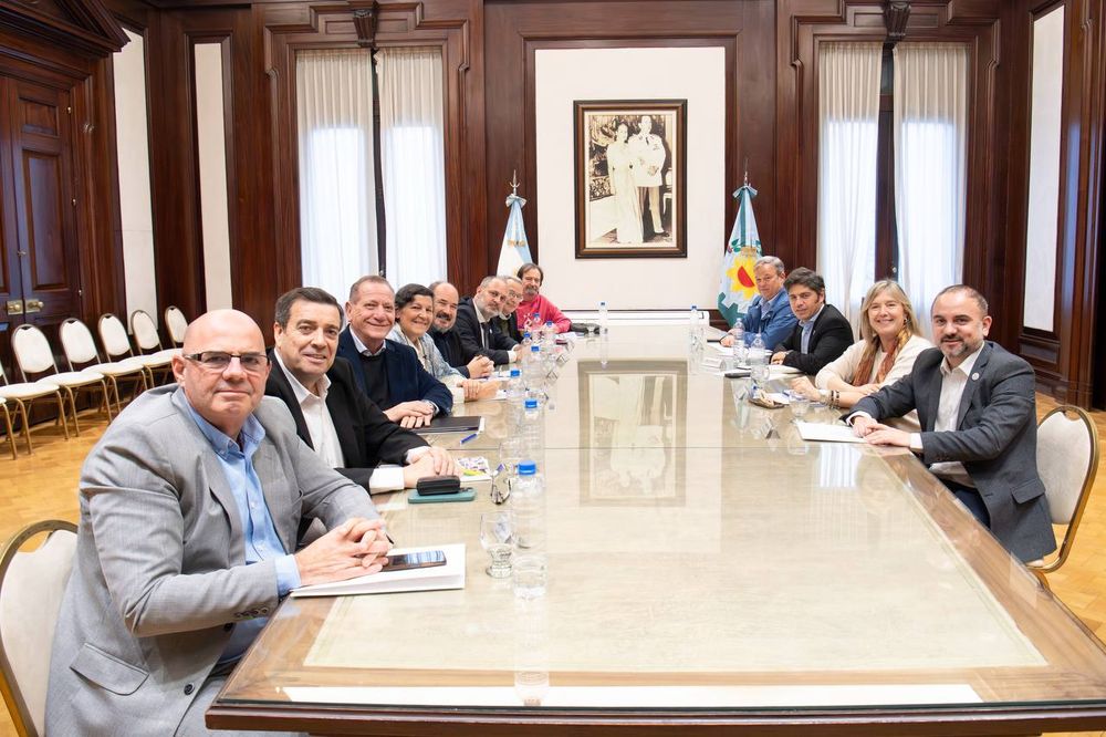 Axel Kicillof con autoridades de las iglesias evangélicas del país.