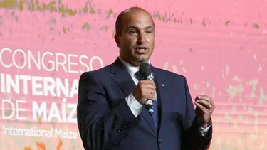 Pedro Vigneau, cuando fue reelecto en Maizar. (Archivo)