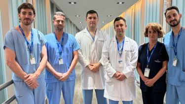 El equipo que realizó la operación cardiovascular. (Hospital Italiano)
