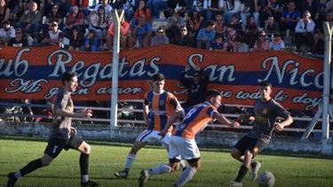 San Nicolás de los Arroyos tuvo su clásico entre Regatas y Belgrano. - El Norte -