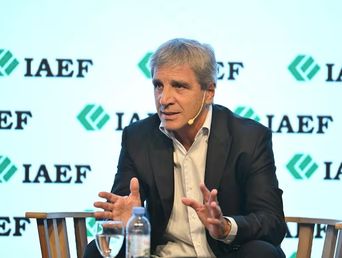 El ministro Caputo. El ministro Caputo.