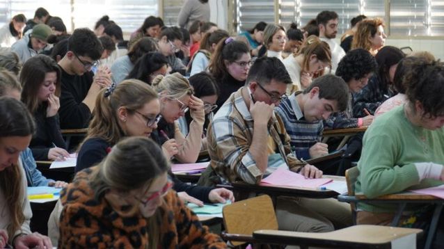 Miles de aspirantes a residentes rindieron su examen para ingresar a centros de salud de la provincia de Buenos Aires.