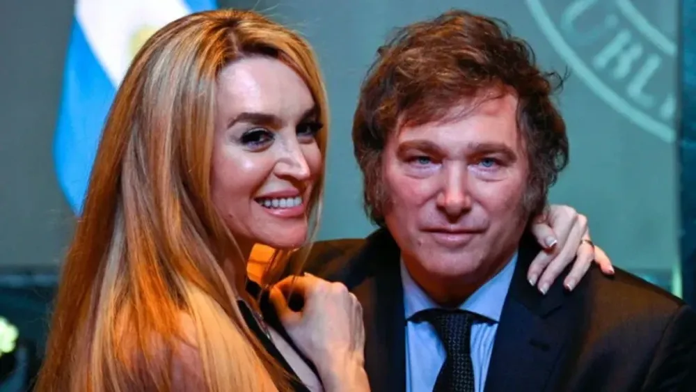 El Presidente Javier Milei con la artista con Fátima Flórez.