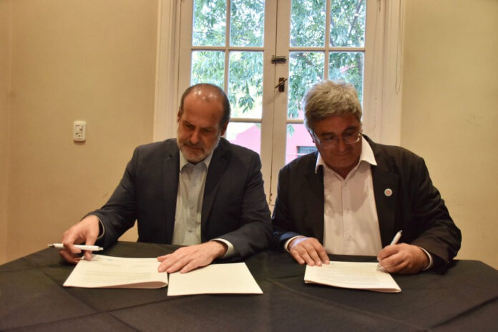 Federico Susbielles, intendente de Bahía Blanca, y Javier Rodríguez, ministro de Desarrollo Agrario. (MDA)