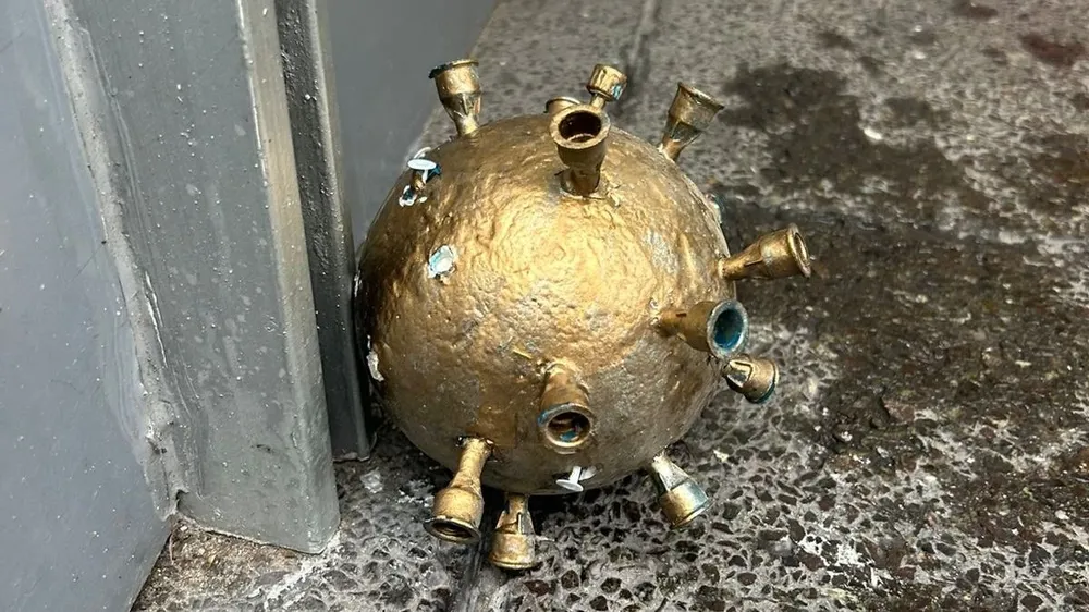 El artefacto sospechoso que luego se comprobó que era inofensivo. El artefacto sospechoso que luego se comprobó que era inofensivo.