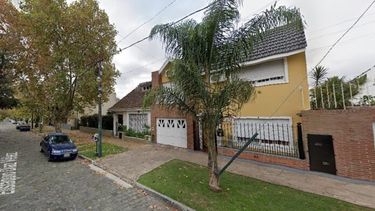 La casa donde ocurrió el presunto filicidio, en la calle Eustaquio Díaz Vélez 192, en Lomas de Zamora.