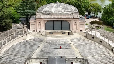 El Teatro del Lago, tras varios años de abandono, se encuentra en pleno proceso de recuperación. (Foto: Agencia DIB/Merlín Aspiroz)