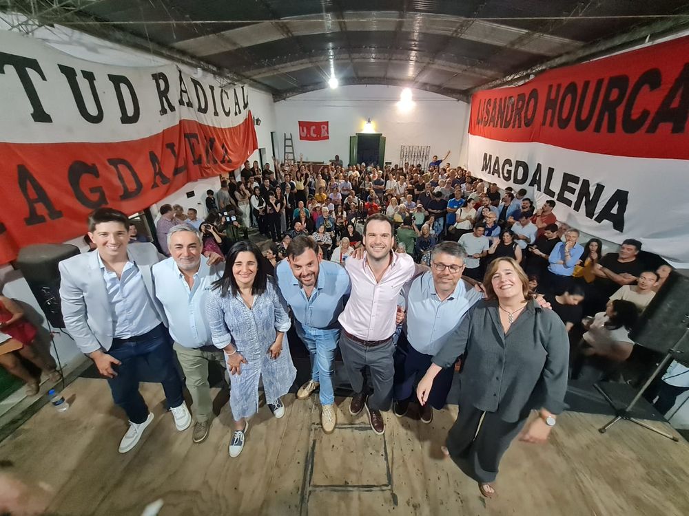 La Coalición Cívica (CC) cerró su campaña bonaerense en Magdalena con un acto encabezado por su primer candidato a diputado nacional, Juan Manuel López.