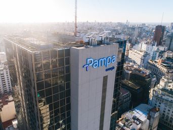 Pampa Energía planea invertir más de $ 2.000 millones en Bahía Blanca. Pampa Energía planea invertir más de $ 2.000 millones en Bahía Blanca.