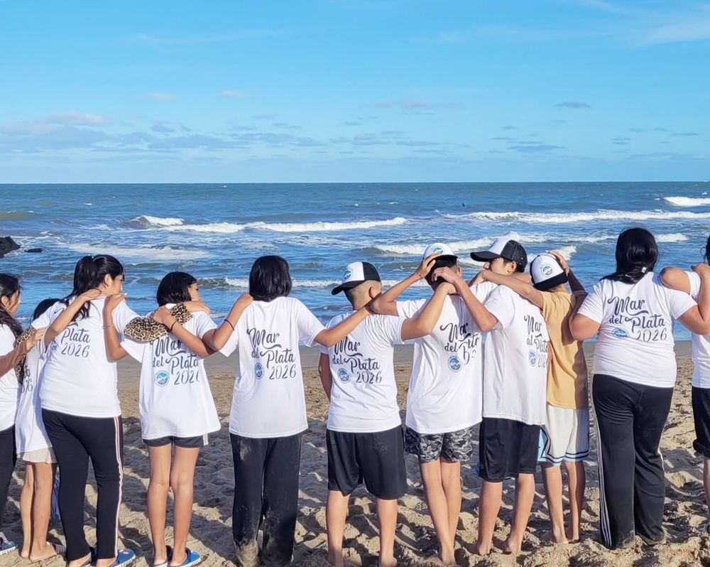Los adolescentes oriundos de Santiago del Estero conocieron el mar gracias a la asociación civil “Presente Escuelas Rurales”.&nbsp;