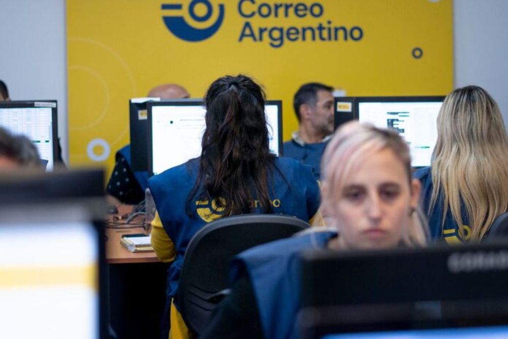 El gobernador Axel Kicillof se mostró preocupado en las últimas horas por el cierre de las oficinas del Correo Argentino en el interior bonaerense.