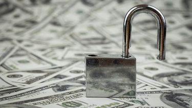 El cepo cambiario condicionó durante dos décadas el ingreso y la salida de divisas, afectando la llegada de capitales extranjeros al país