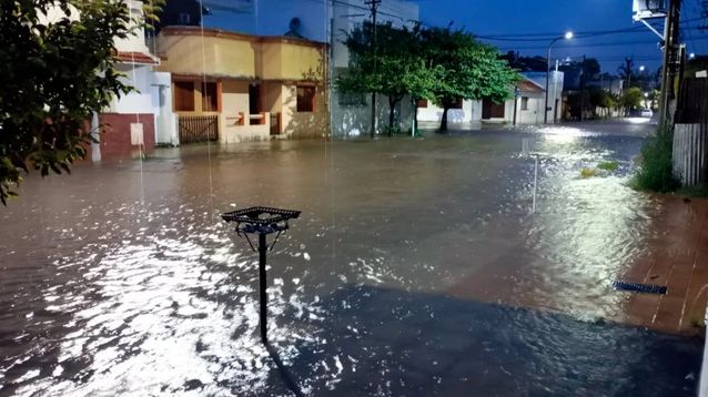 Varios barrios de Olavarría se vieron anegados.