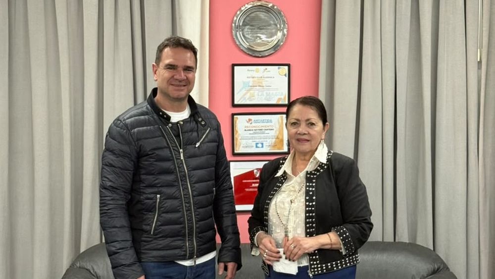 &nbsp;Roberto Vázquez junto a la intendenta Blanca Cantero.