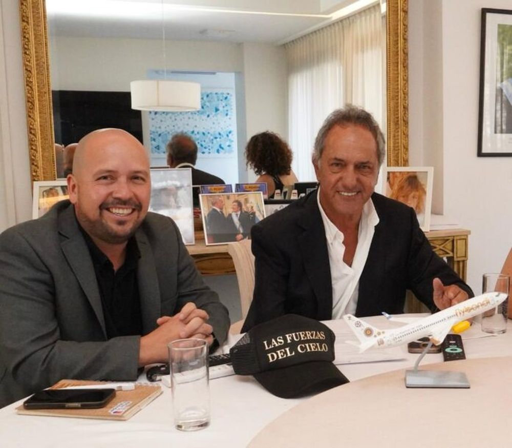El embajador en Brasil, Daniel Scioli, publicó este viernes una sugestiva foto con la que termina de confirmar su desembarco en La Libertad Avanza.