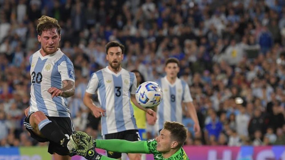 Argentina le ganó 4 a 1 al seleccionado brasileño y se clasificó al Mundial 2026. (X @fifaworldcup_es)