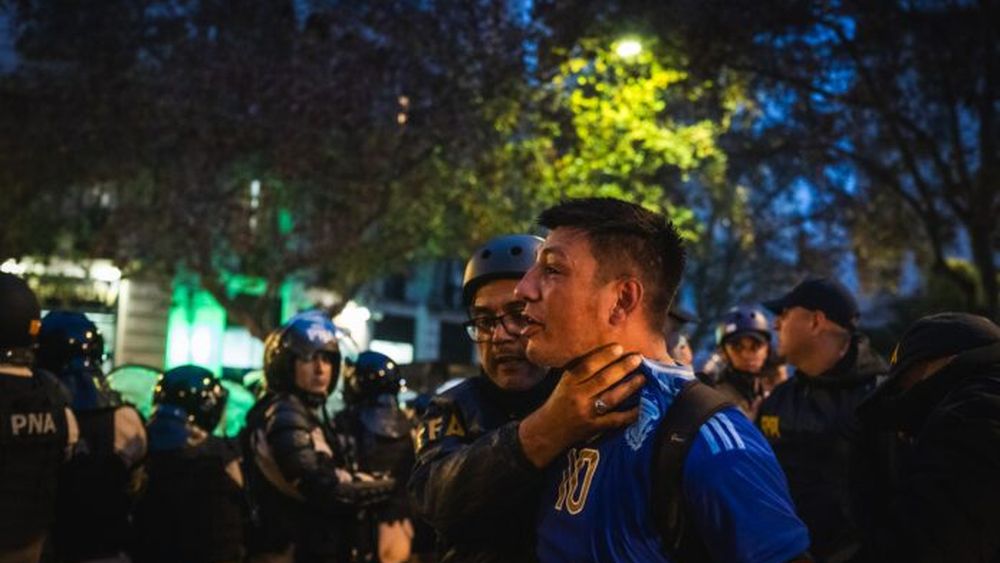 El momento de la detención de De la Cruz Gómez. (Lavaca.org)