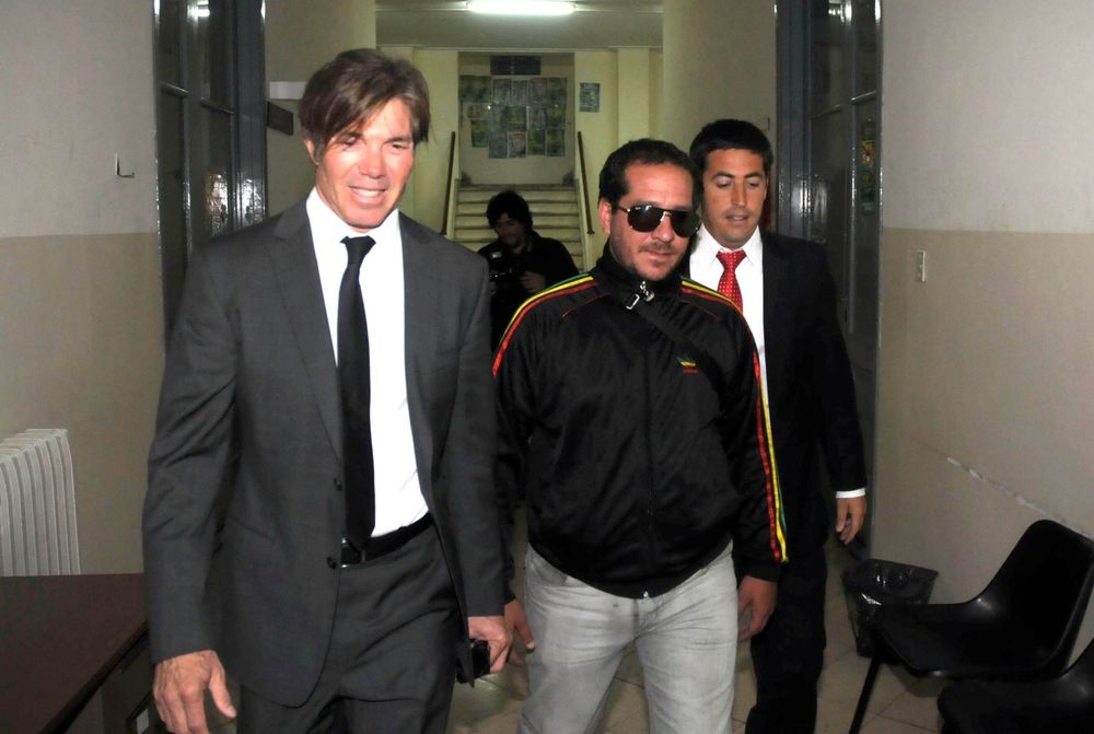 Fernando Burlando junto al remisero Marcelo Tagliaferro. Fernando Burlando junto al remisero Marcelo Tagliaferro.