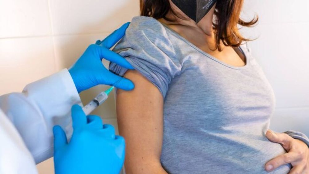 La vacunación en una mujer embarazada.