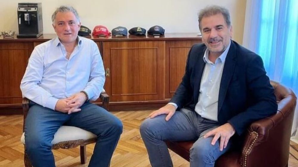 Sebastián Pareja junto a Cristian Ritondo.