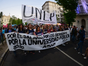 La Federación Nacional de Docentes Universitarios (Conadu) y la Conadu Histórica convocaron a un paro nacional de 72 horas para los días miércoles 12, jueves 13 y viernes 14 de noviembre. La Federación Nacional de Docentes Universitarios (Conadu) y la Conadu Histórica convocaron a un paro nacional de 72 horas para los días miércoles 12, jueves 13 y viernes 14 de noviembre.