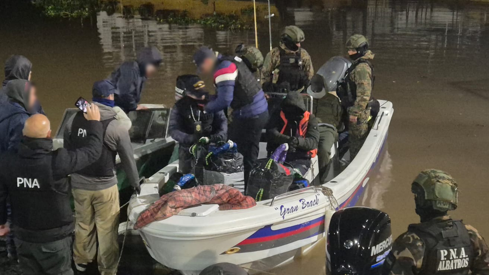 Operativo de Prefectura Naval Argentina en aguas del Paraná, que permitió incautar unos 500 kilos de cocaína.&nbsp;