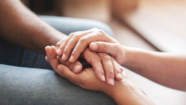 La OPS pide medidas urgentes de prevención del suicidio en adolescentes y adultos jóvenes La OPS pide medidas urgentes de prevención del suicidio en adolescentes y adultos jóvenes