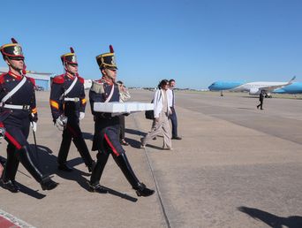 El traslado del Sable Corvo de José de San Martín. El traslado del Sable Corvo de José de San Martín.