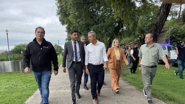 El ministro de Justicia bonaerense, Javier Alonso, con el gobernador de Santa Fe Maximiliano Pullaro y el intendente de Rosario, Pablo Javkin, en viernes . (Prensa Gobernación)