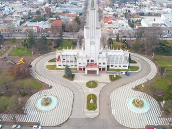 En Coronel Pringles, Papá Noel trae regalitos a quienes tengas los impuestos al día. En Coronel Pringles, Papá Noel trae regalitos a quienes tengas los impuestos al día.