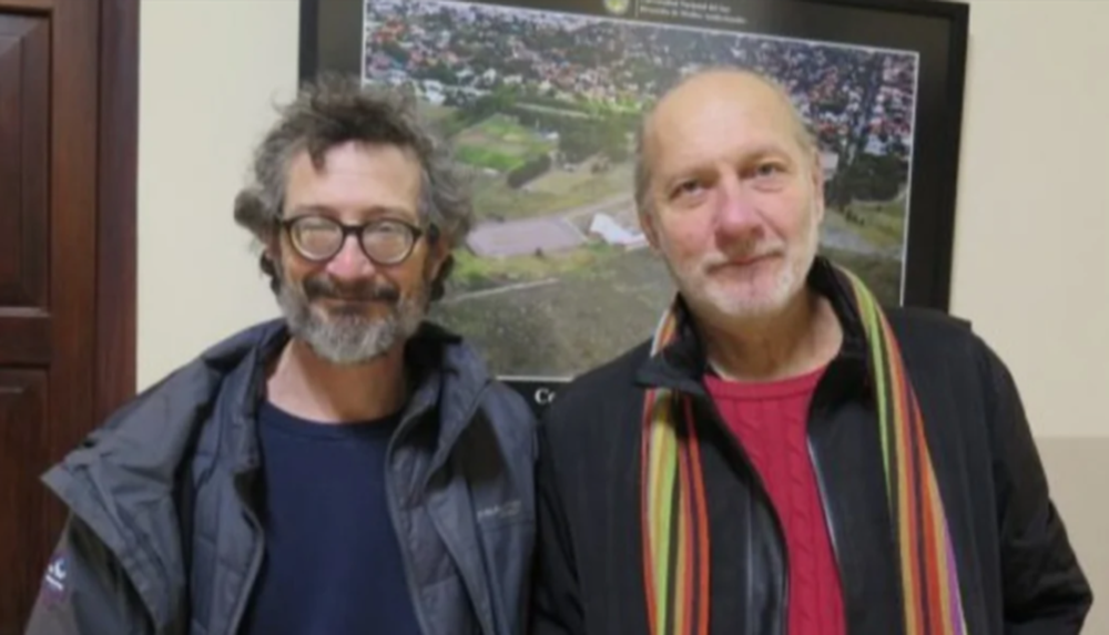 Los licenciados Luis Sagasti y Mario Ortiz fueron seleccionados por la Fundación Konex entre las 100 personalidades más destacadas de la década 2014-2023 de las Letras Argentinas. (UNS)