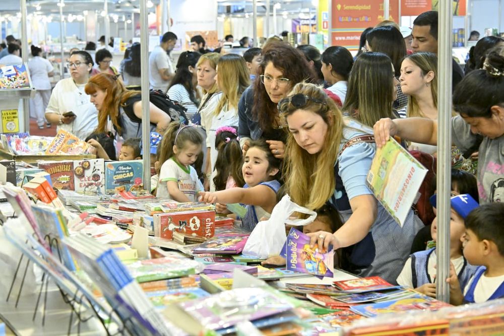 Comenzó la sexta Feria del Libro en Malvinas Argentinas, que coincide con los 30 años del municipio.