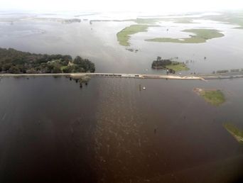 El ministro de Infraestructura Gabriel Katopodis denunció que el gobierno de Milei paralizó el Plan Maestro de la Cuenca del Salado. El ministro de Infraestructura Gabriel Katopodis denunció que el gobierno de Milei paralizó el Plan Maestro de la Cuenca del Salado.