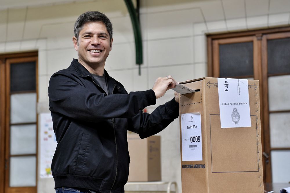 Axel Kicillof votó en la Escuela Superior Floreal Ferrara, de La Plata. Axel Kicillof votó en la Escuela Superior Floreal Ferrara, de La Plata.